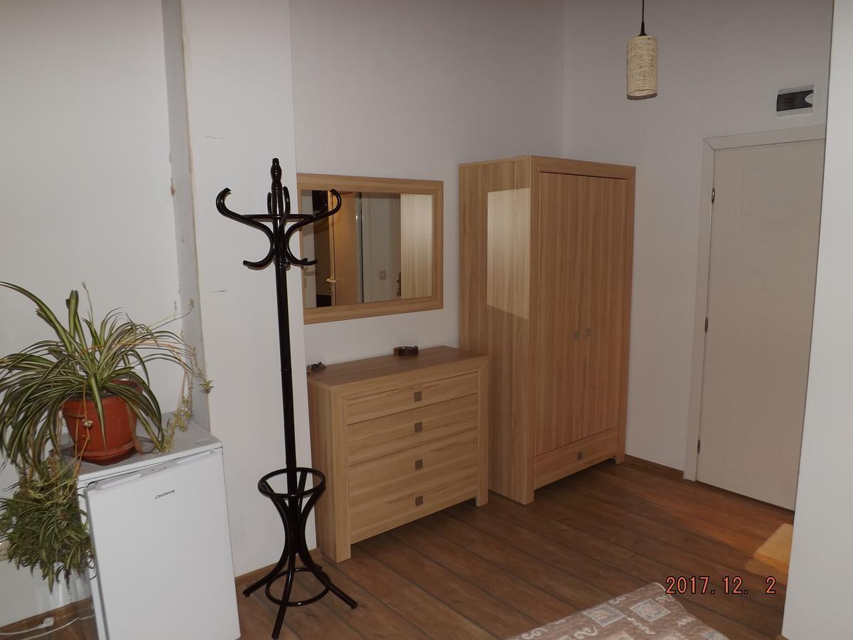 Faina Guest House レゾヴォ エクステリア 写真