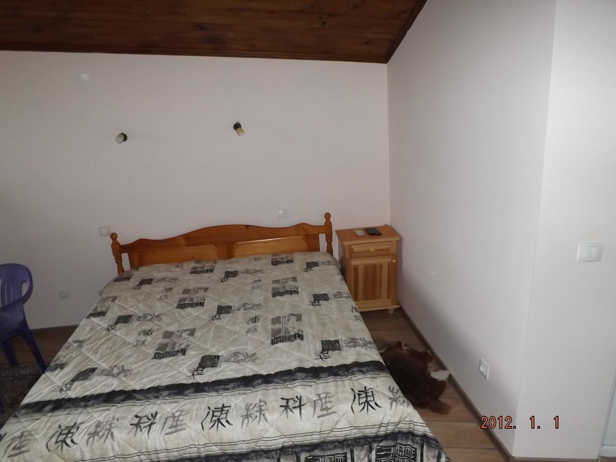 Faina Guest House レゾヴォ エクステリア 写真