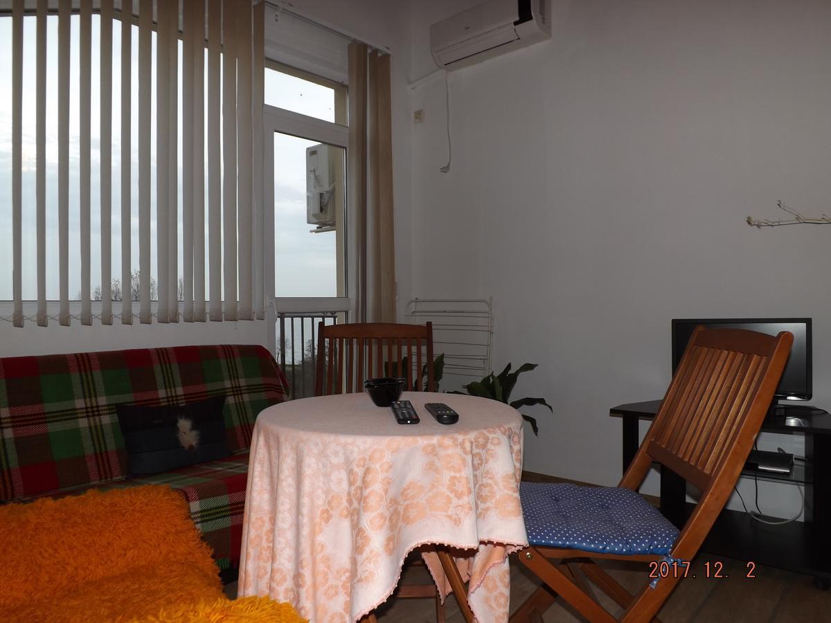 Faina Guest House レゾヴォ エクステリア 写真